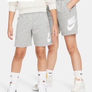 Nike Sportswear Club Fleece
Big Kids' French Terry Shorts Xl